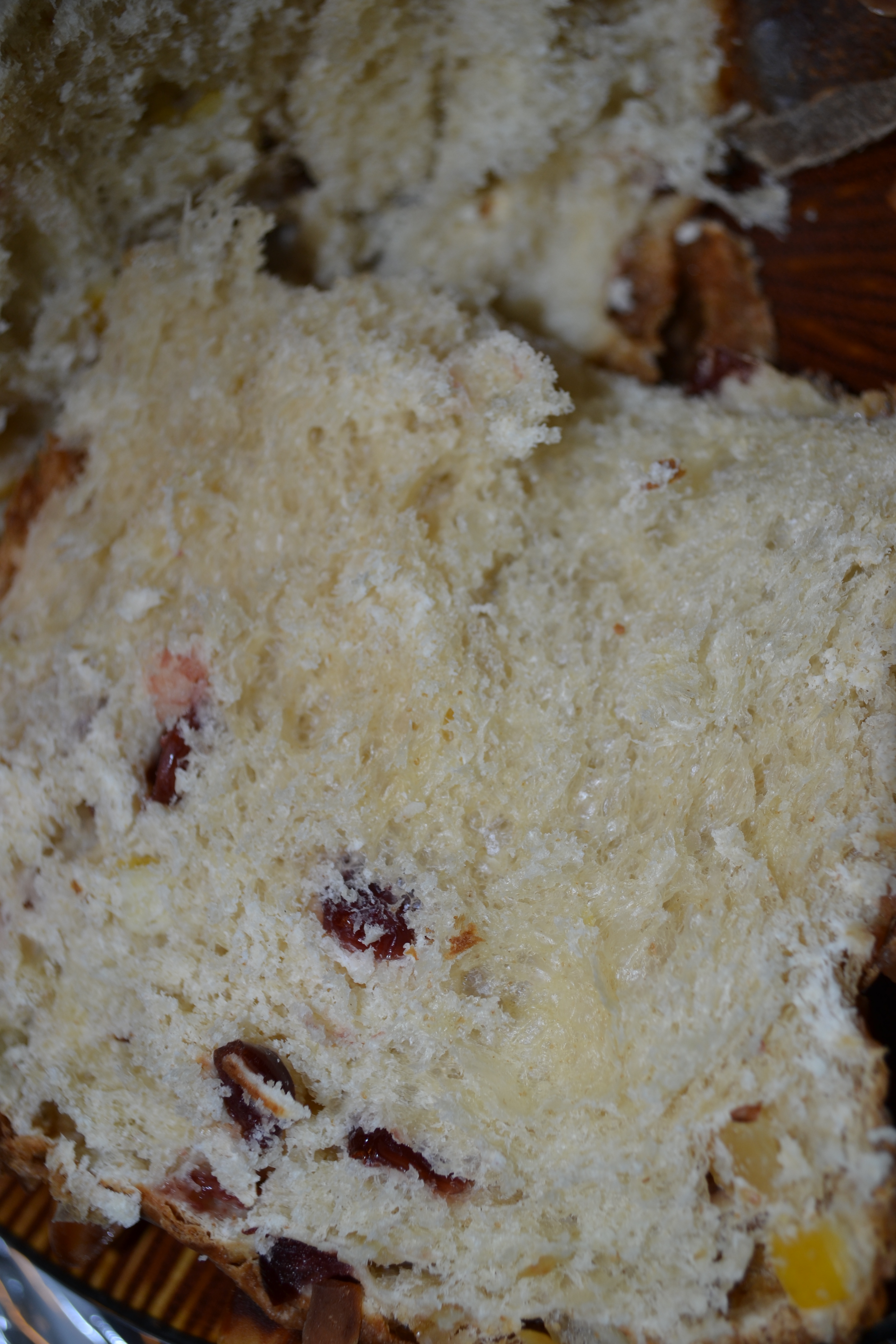 Super moist bread with crandberries and almonds
